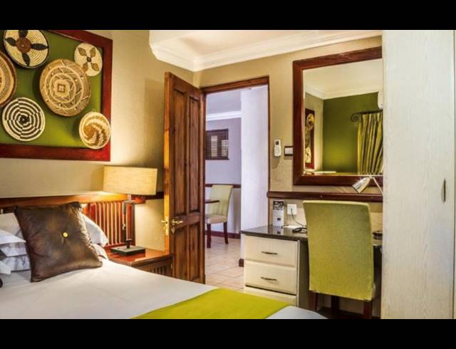 1,000,000M² LODGE FOR SALE IN RUSTENBURG CENTRAL